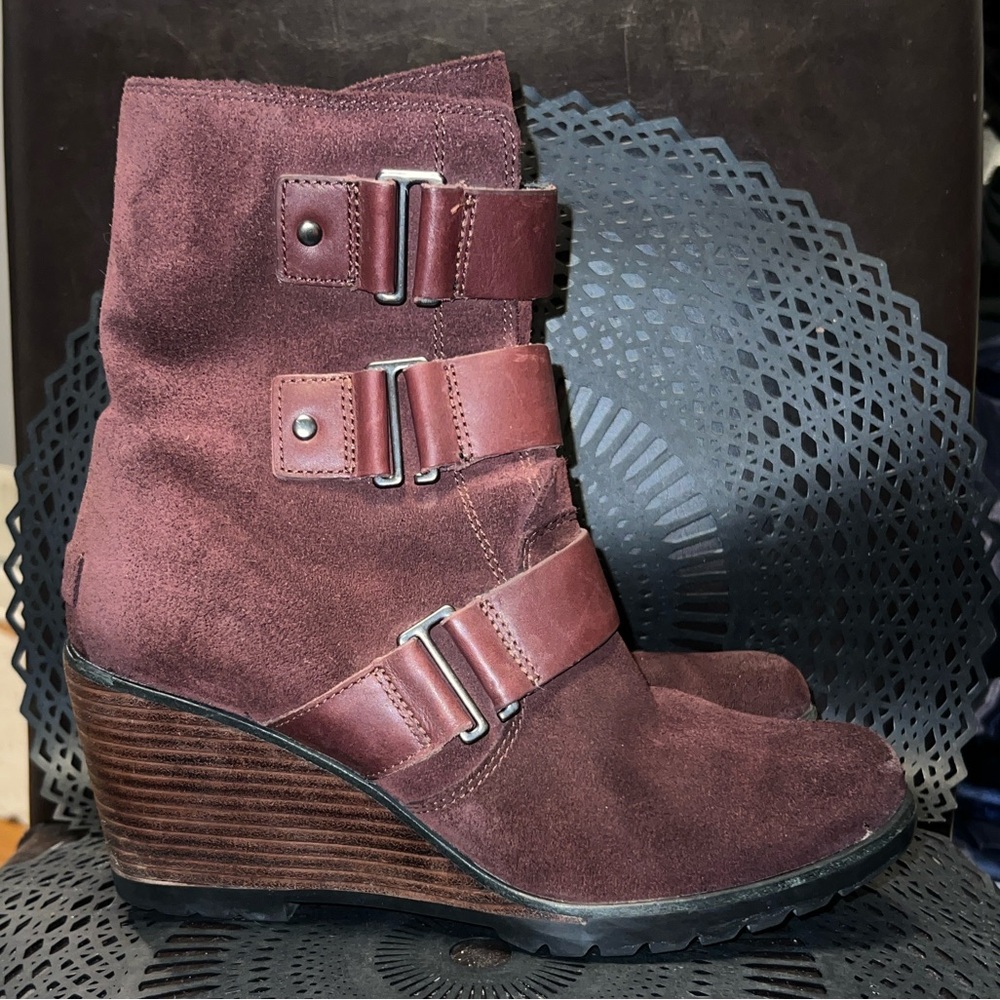 Sorel Burgundy Suede Wedge Boots Women’s